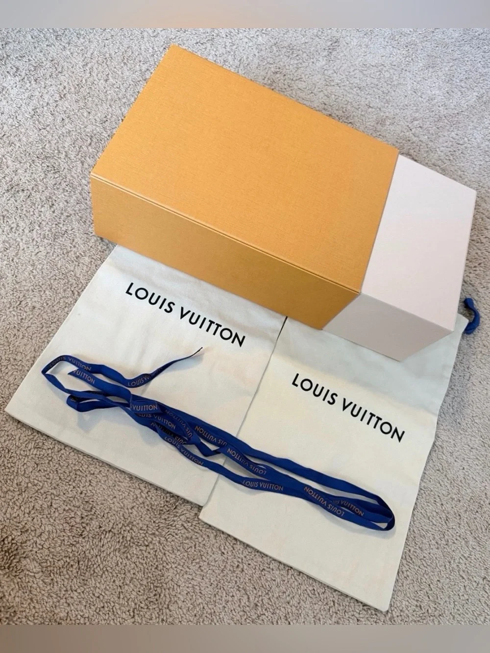 LOUIS VUITTON